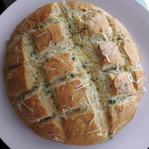 Cheesy Garlic Pull-Apart Bread